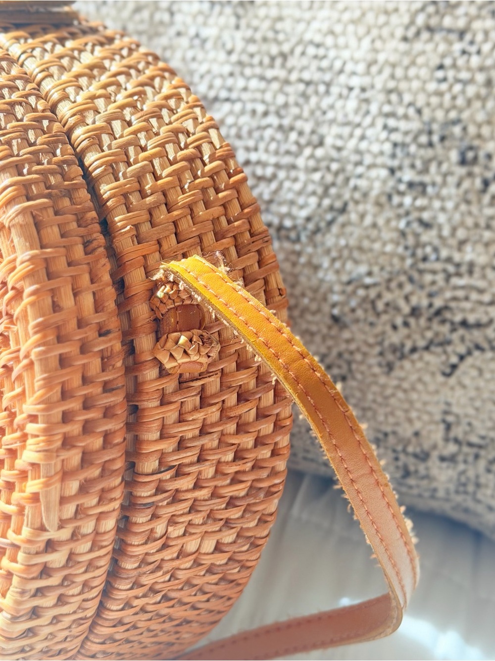 Round Rattan Crossbody Bag - Picture 4 of 8